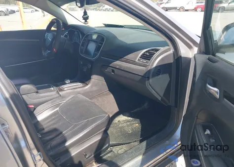 2015 Chrysler 300 Limited z USA, uszkodzony, nr VIN 2C3CCAAG2FH786866